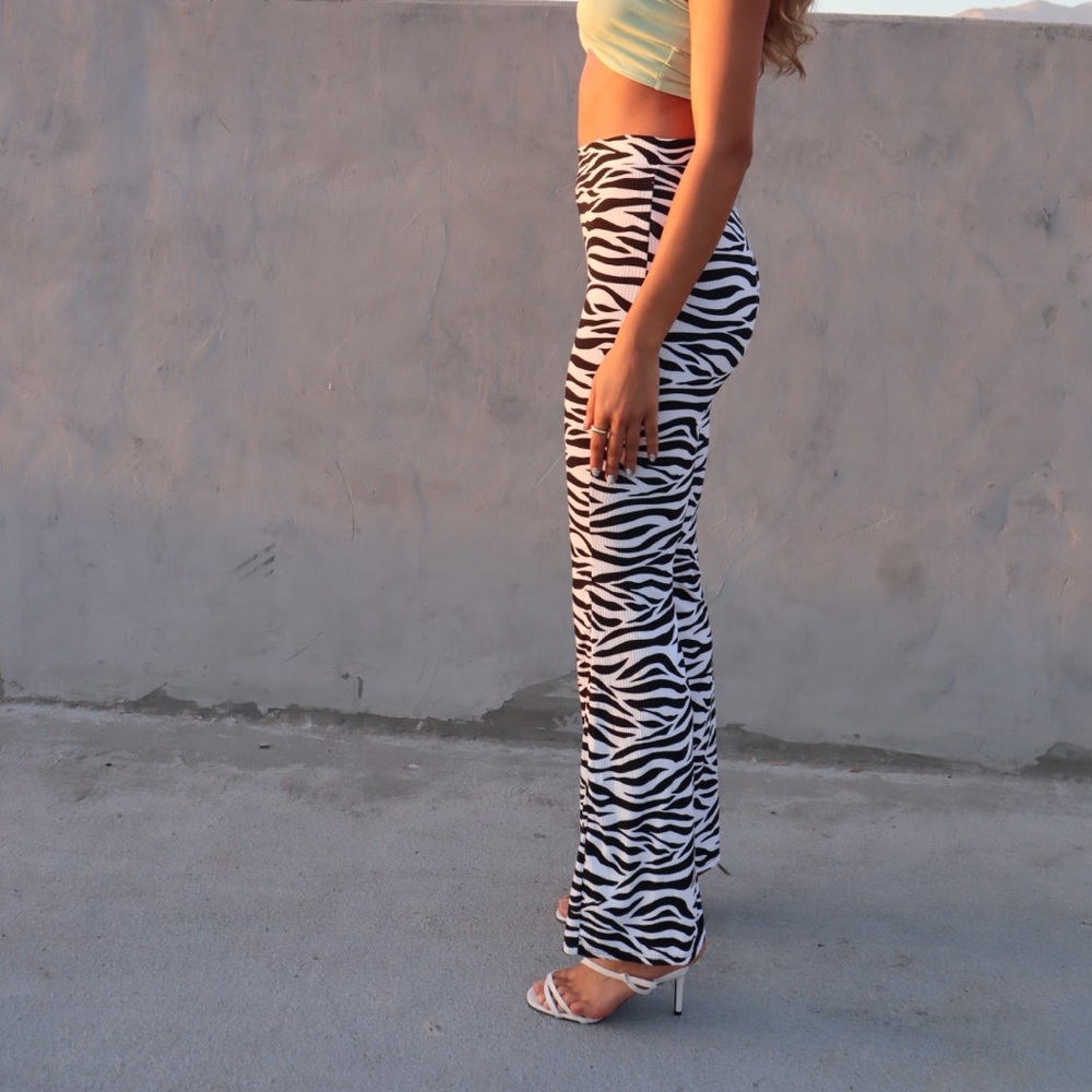 Zebra Print Soft Ribbed Straight Leg Pant - Picture 4 of 5